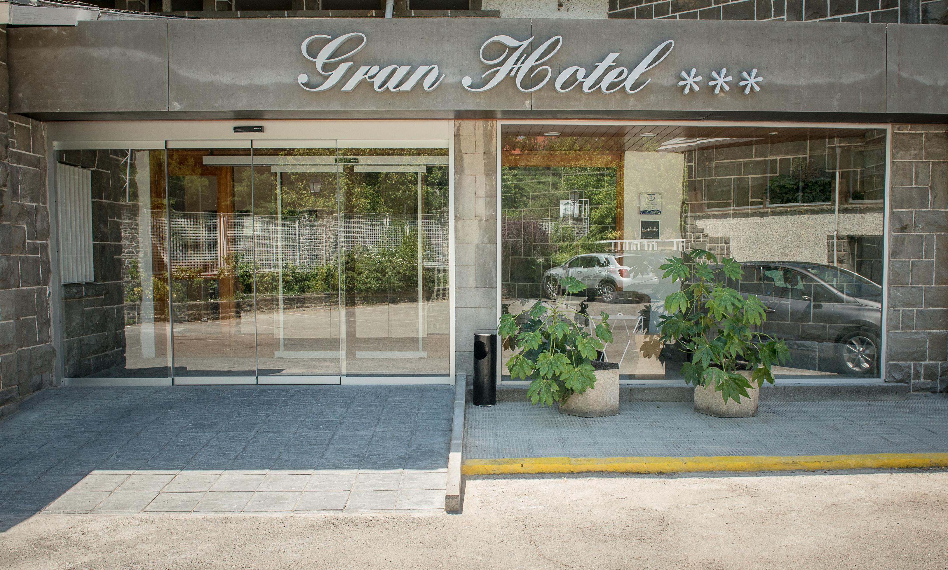 Gran Hotel De Jaca Kültér fotó